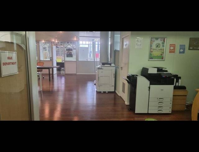 BUSINESS PROPERTY TO RENT IN MOWBRAY